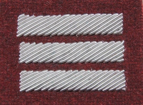 Stopień Wojska Polskiego haftowany bajorkiem do beretu bordowego (tłoczonego) - starszy kapral