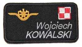 Identyfikator imienny na ubiór specjalny personelu latającego (technik pokładowy).